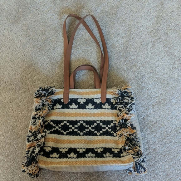 Universal Thread Handbags - Women's purse